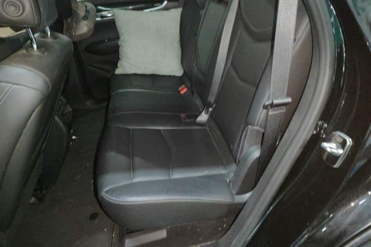Used Cadillac XT5 2020 Revised Version 28T Luxury Edition Left Rear Seat