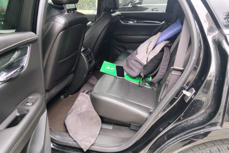 Used Cadillac XT5 2020 28T Luxury Version Left Rear Seat