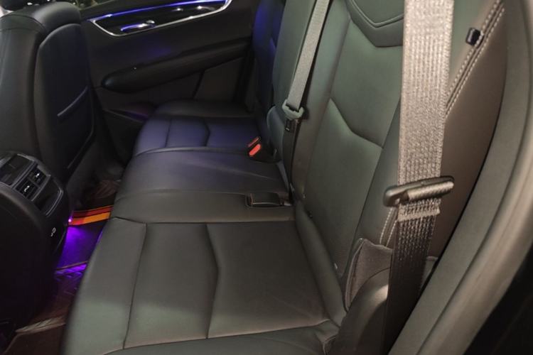 Used Cadillac XT5 2020 28T Luxury Version Left Rear Seat