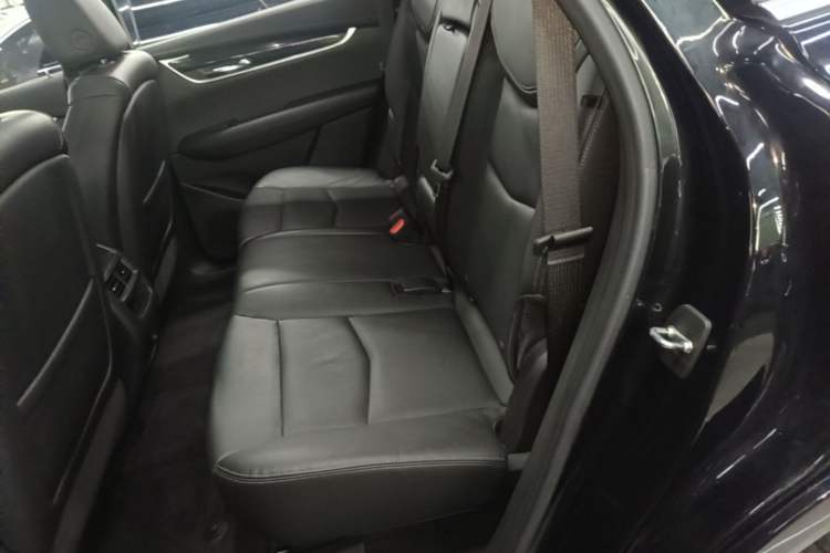 Used Cadillac XT5 2020 28T Luxury Version Left Rear Seat