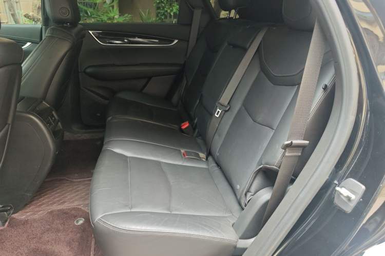Used Cadillac XT5 2020 28T Luxury Version Left Rear Seat