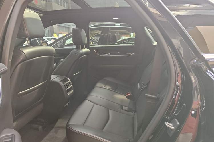 Used Cadillac XT5 2020 Revised Version 28T Luxury Edition Left Rear Seat