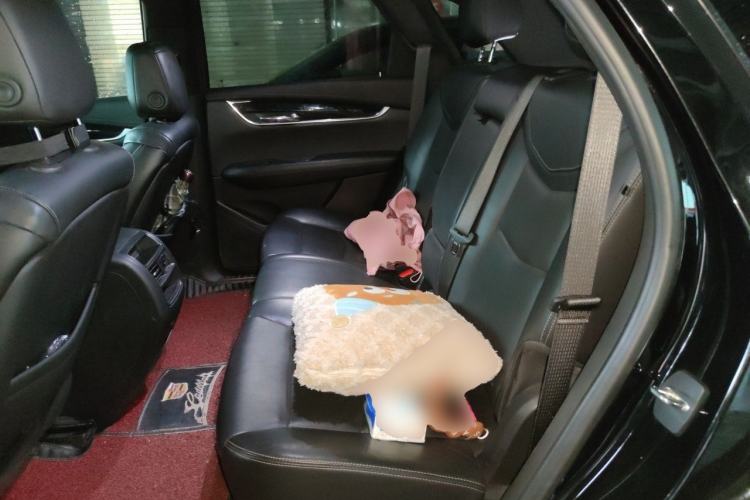 Used Cadillac XT5 2020 28T Luxury Version Left Rear Seat
