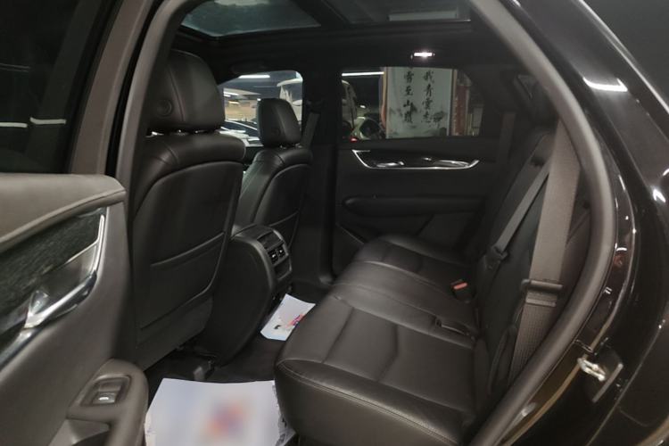 Used Cadillac XT5 2020 28T Luxury Version Left Rear Seat