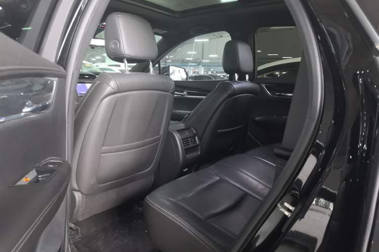 Used Cadillac XT5 2020 28T Luxury Version Left Rear Seat