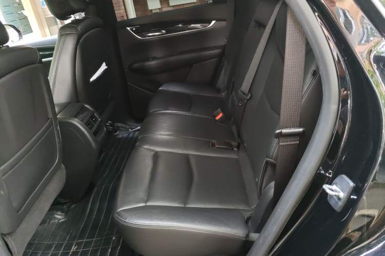Used Cadillac XT5 2020 28T Luxury Version Left Rear Seat