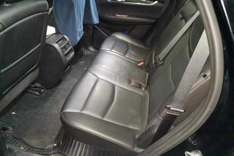Used Cadillac XT5 2020 Updated Version 28T All-Wheel Drive Leading Sporty Type Left Rear Seat
