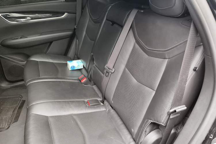 Used Cadillac XT5 2020 28T Luxury Version Left Rear Seat