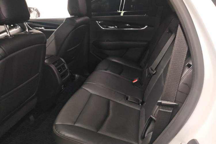 Used Cadillac XT5 2020 28T Luxury Version Left Rear Seat