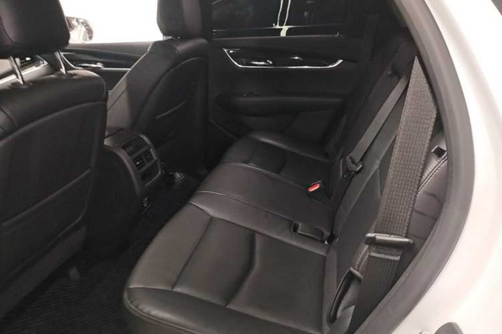 Used Cadillac XT5 2020 28T Luxury Version Left Rear Seat