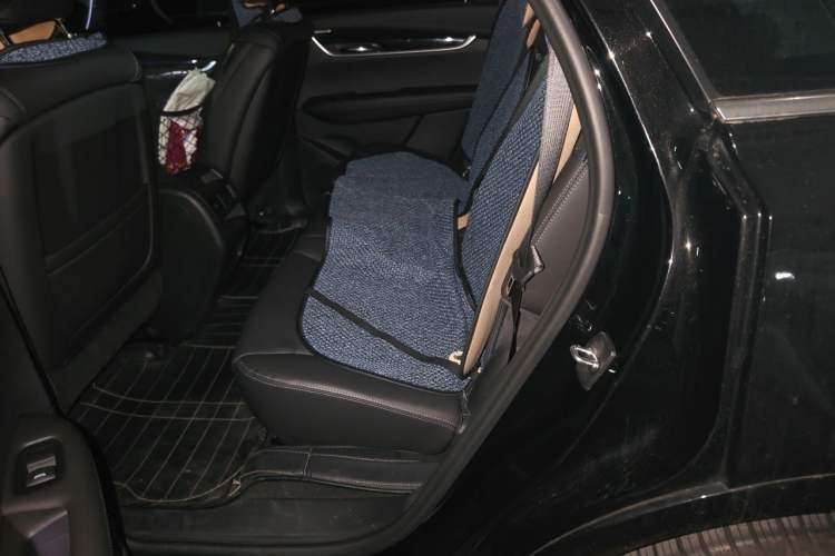 Used Cadillac XT5 2020 28T Four-Wheel Drive Tech Version Left Rear Seat