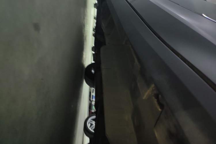 Used Cadillac XT5 2020 28T Tech Edition Left Side Sill