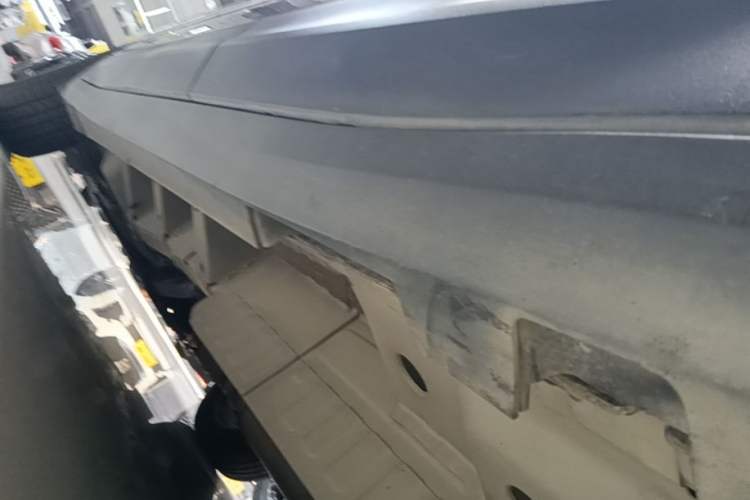 Used Cadillac XT5 2020 Revised Version 28T Luxury Edition Left Side Sill