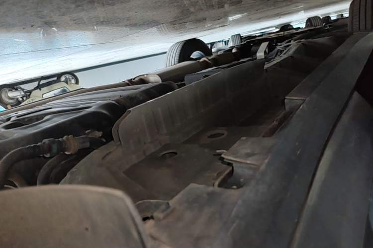Used Cadillac XT5 2020 28T Luxury Version Left Side Sill