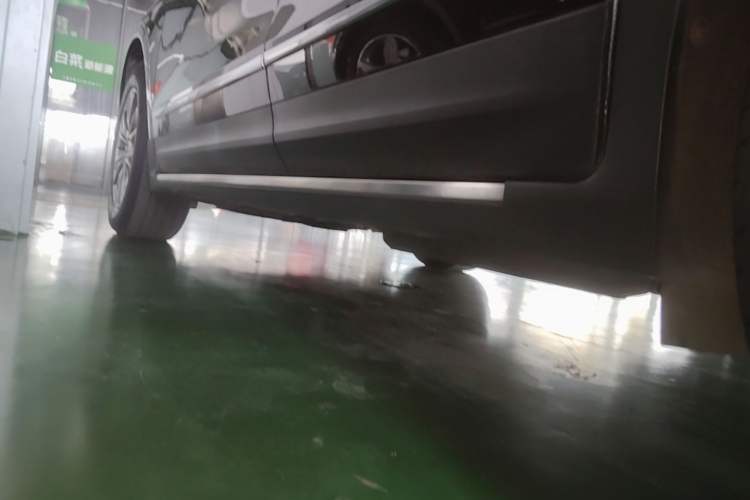 Used Cadillac XT5 2020 Revised Version 28T Luxury Edition Left Side Sill