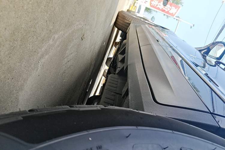 Used Cadillac XT5 2020 Revised Version 28T Luxury Edition Left Side Sill