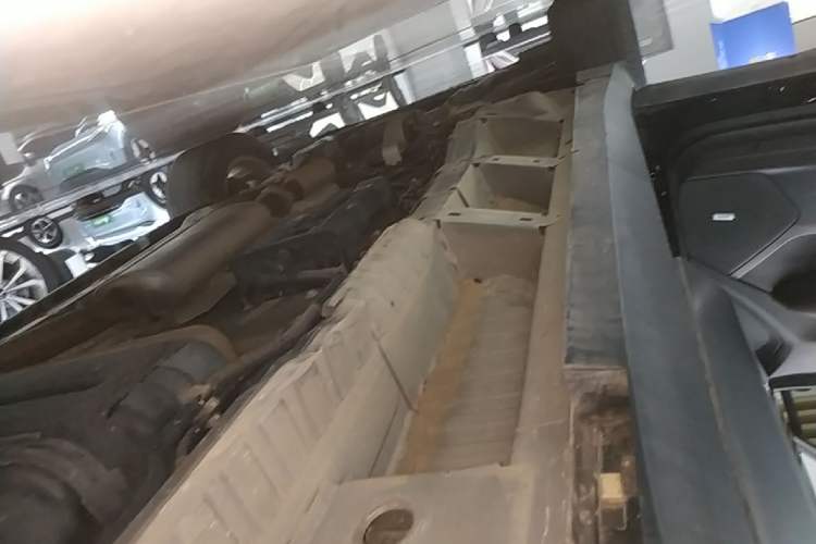 Used Cadillac XT5 2020 28T Tech Edition Left Side Sill