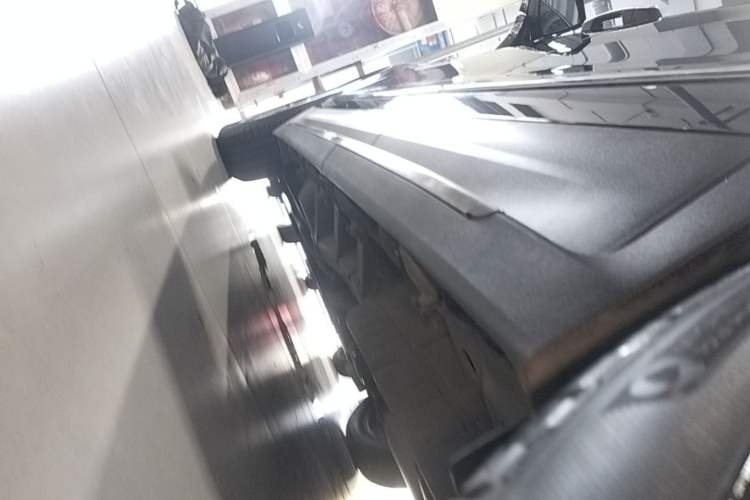 Used Cadillac XT5 2020 28T Luxury Version Left Side Sill