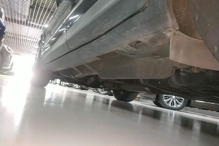 Used Cadillac XT5 2020 Revised Version 28T Luxury Edition Left Side Sill