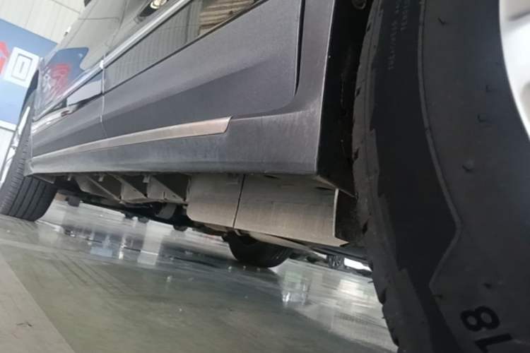 Used Cadillac XT5 2020 Revised Version 28T Four-Wheel Drive Luxury Edition Left Side Sill