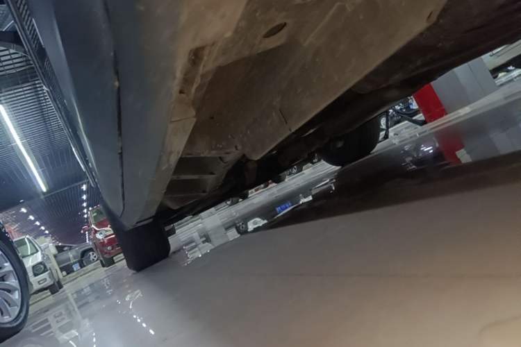 Used Cadillac XT5 2020 28T Luxury Version Left Side Sill