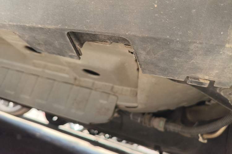 Used Cadillac XT5 2020 28T Luxury Version Left Side Sill