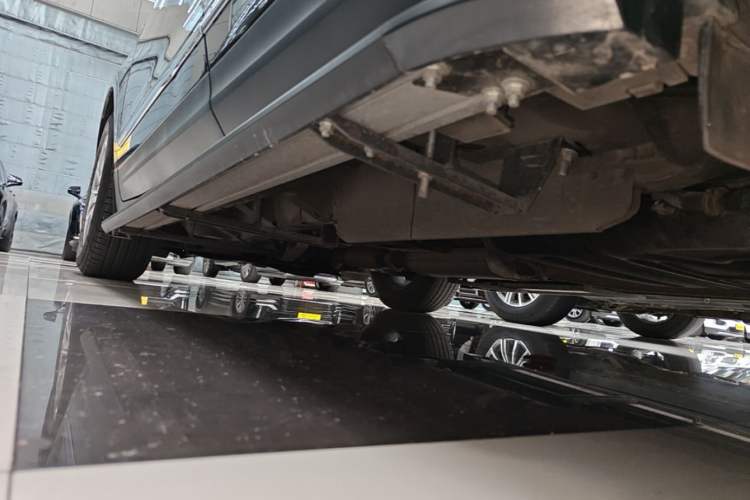 Used Cadillac XT5 2020 Revised Version 28T Luxury Edition Left Side Sill