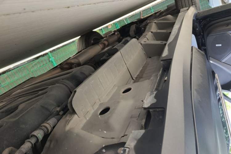 Used Cadillac XT5 2020 Revised Version 28T Luxury Edition Left Side Sill