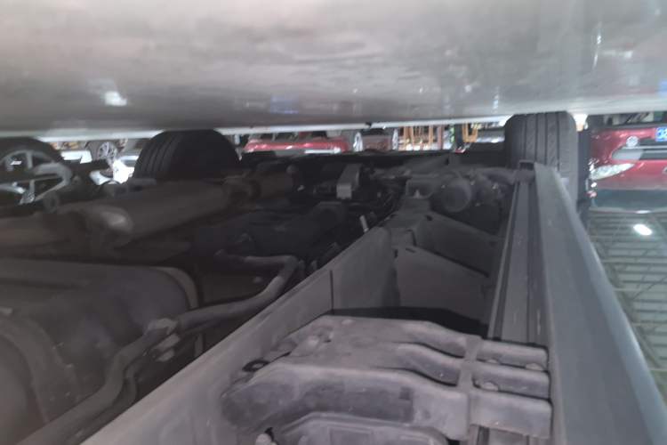 Used Cadillac XT5 2020 28T Luxury Version Left Side Sill
