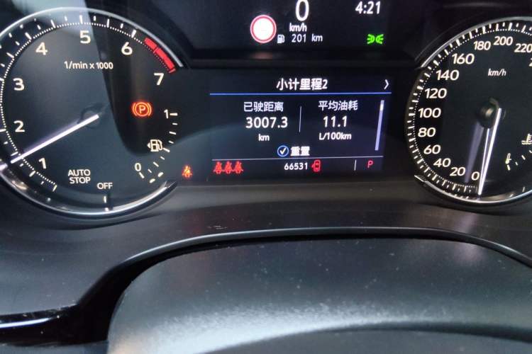 Used Cadillac XT5 2020 28T Luxury Version Odometer Close Up