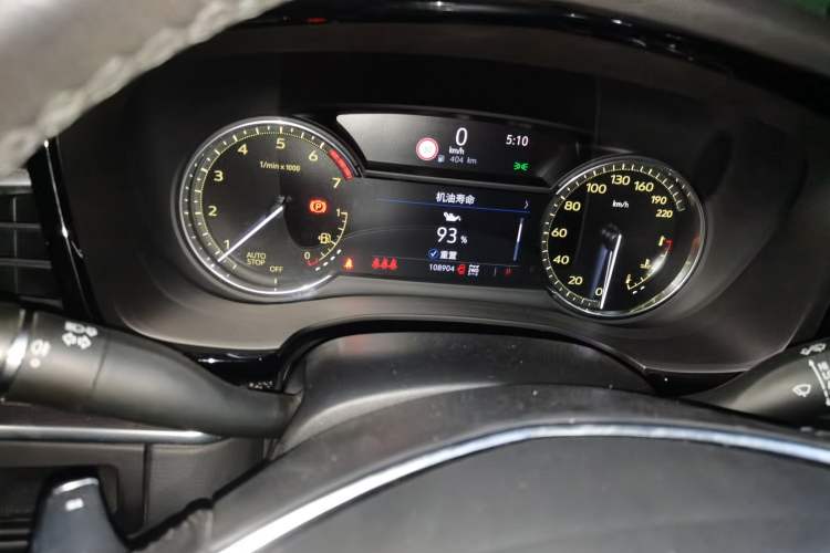 Used Cadillac XT5 2020 Updated Version 28T All-Wheel Drive Leading Sporty Type Odometer Close Up