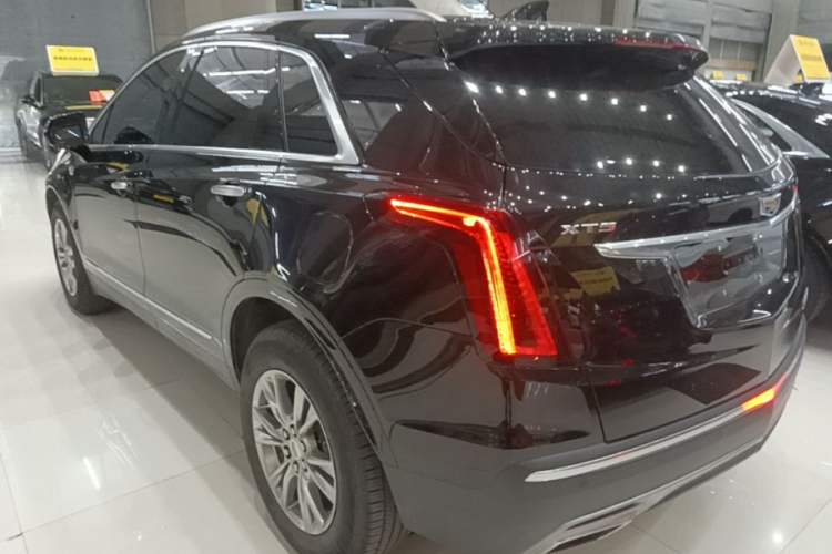 Used Cadillac XT5 2020 28T Luxury Version Rear Left 45 Deg