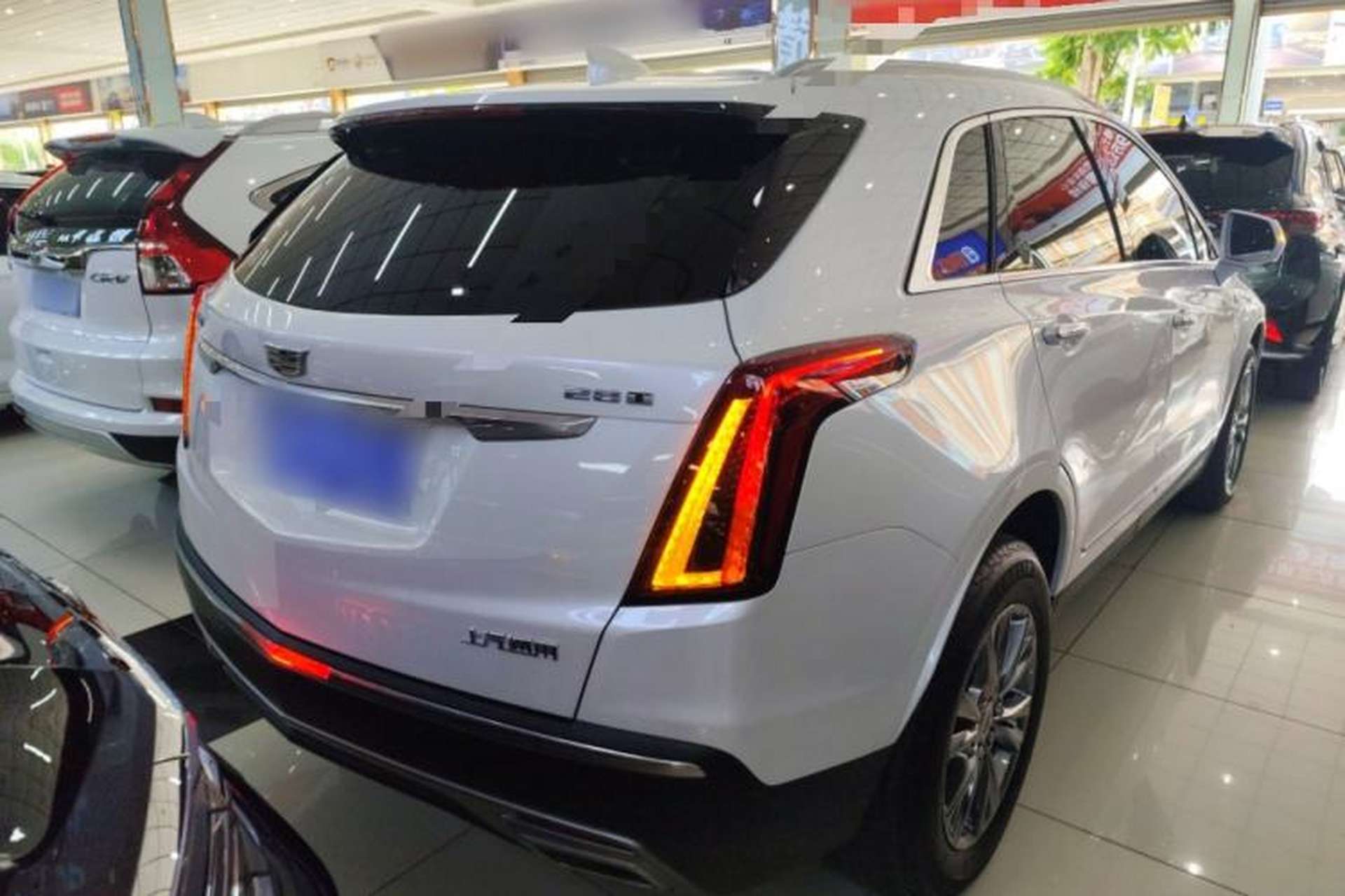 Used Cadillac XT5 2020 Revised Version 28T Luxury Edition Rear Right 45 Deg