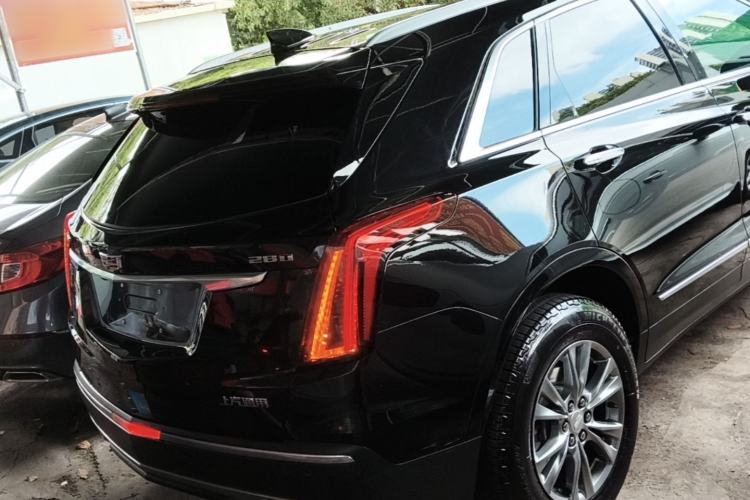 Used Cadillac XT5 2020 28T Luxury Version Rear Right 45 Deg