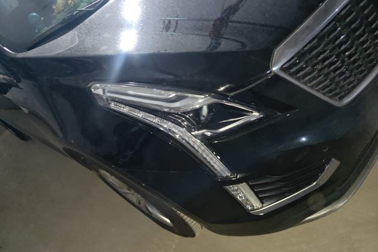 Used Cadillac XT5 2020 28T Luxury Version Right Front Headlight