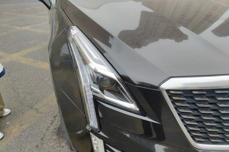 Used Cadillac XT5 2020 28T Four-Wheel Drive Tech Version Right Front Headlight