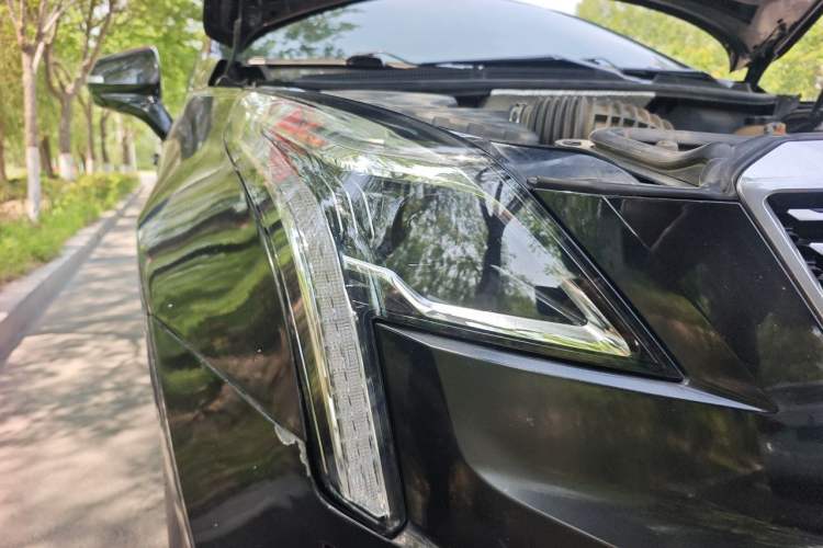 Used Cadillac XT5 2020 Revised Version 28T Luxury Edition Right Front Headlight