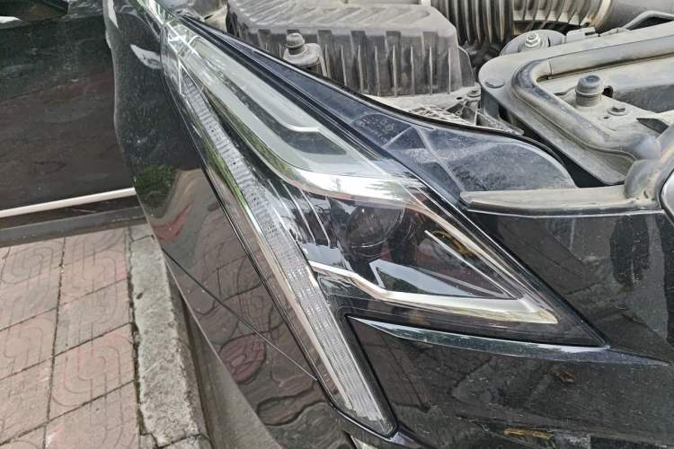 Used Cadillac XT5 2020 Revised Version 28T Luxury Edition Right Front Headlight