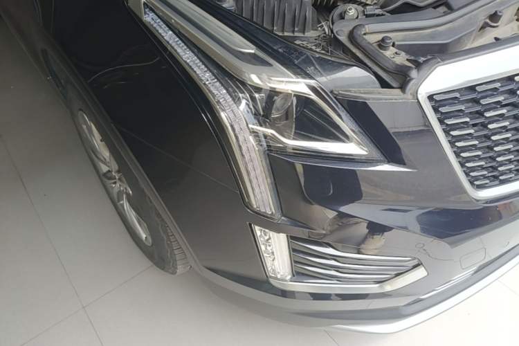 Used Cadillac XT5 2020 Revised Version 28T Luxury Edition Right Front Headlight