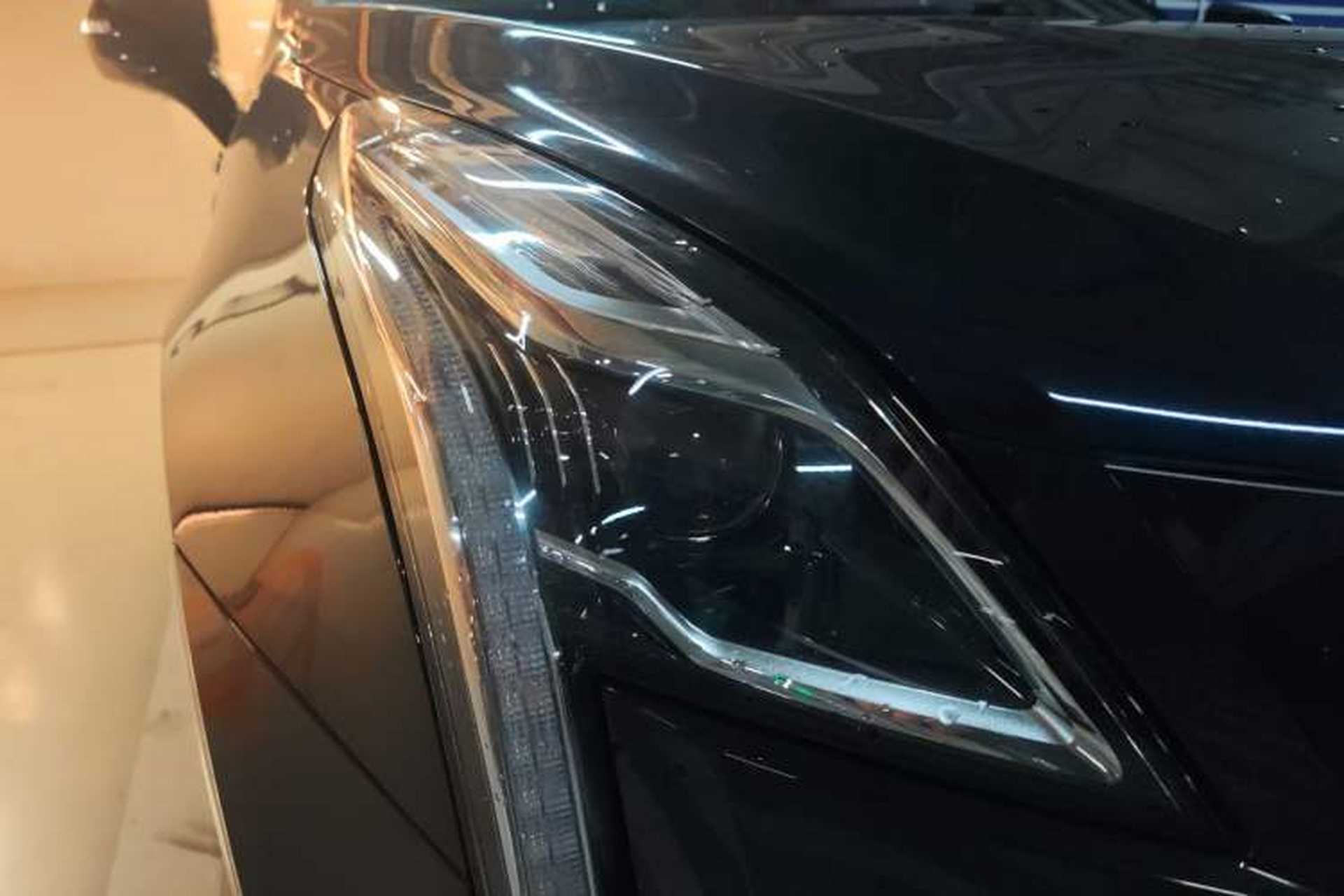 Used Cadillac XT5 2020 28T Luxury Version Right Front Headlight