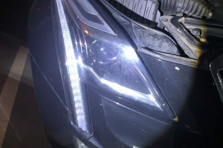 Used Cadillac XT5 2020 28T Four-Wheel Drive Tech Version Right Front Headlight