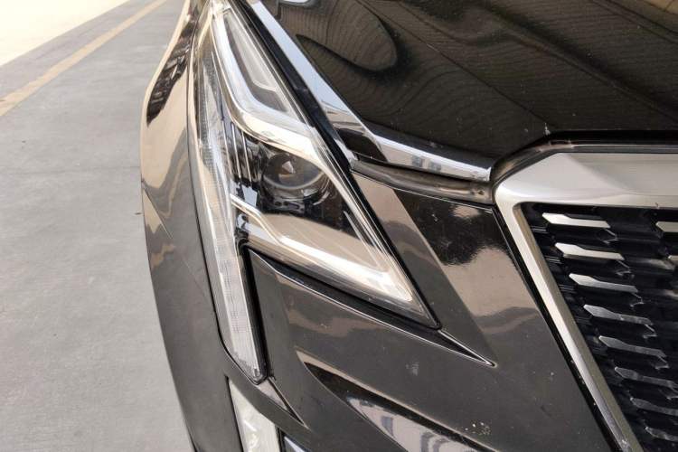 Used Cadillac XT5 2020 Revised Version 28T Four-Wheel Drive Luxury Edition Right Front Headlight