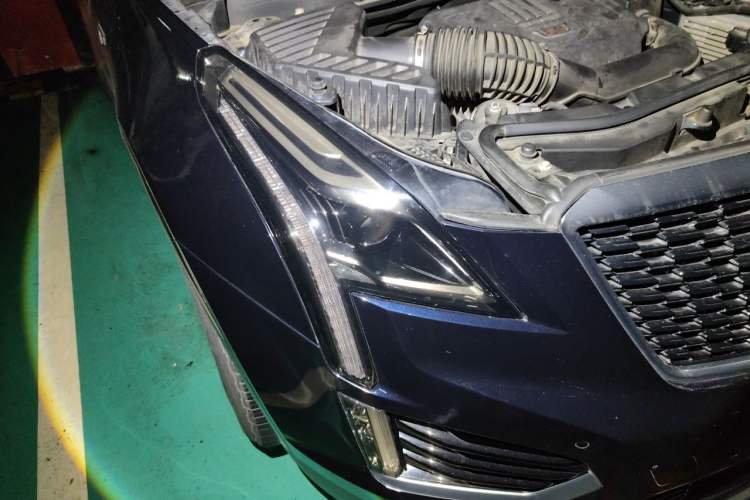 Used Cadillac XT5 2020 28T Luxury Version Right Front Headlight
