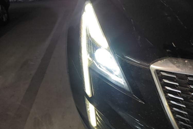 Used Cadillac XT5 2020 28T Four-Wheel Drive Luxury Version Right Front Headlight
