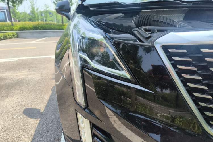Used Cadillac XT5 2020 28T Four-Wheel Drive Luxury Version Right Front Headlight