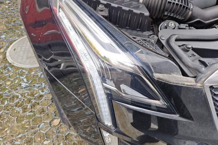 Used Cadillac XT5 2020 Revised Version 28T Luxury Edition Right Front Headlight