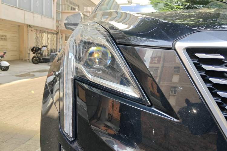 Used Cadillac XT5 2020 28T Four-Wheel Drive Luxury Version Right Front Headlight