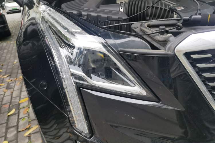 Used Cadillac XT5 2020 28T Four-Wheel Drive Luxury Version Right Front Headlight