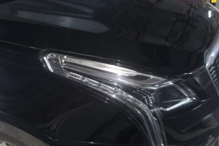 Used Cadillac XT5 2020 Revised Version 28T Luxury Edition Right Front Headlight