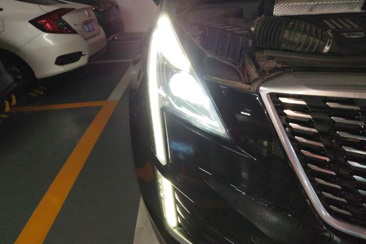 Used Cadillac XT5 2020 28T Four-Wheel Drive Luxury Version Right Front Headlight